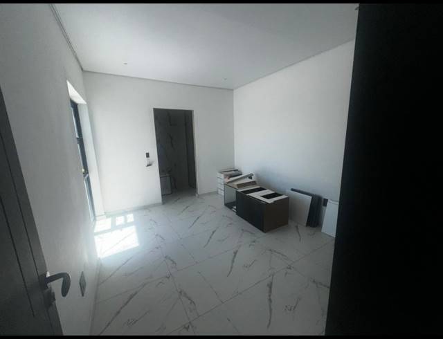 4 BEDROOM HOUSE FOR SALE IN SANDOWN